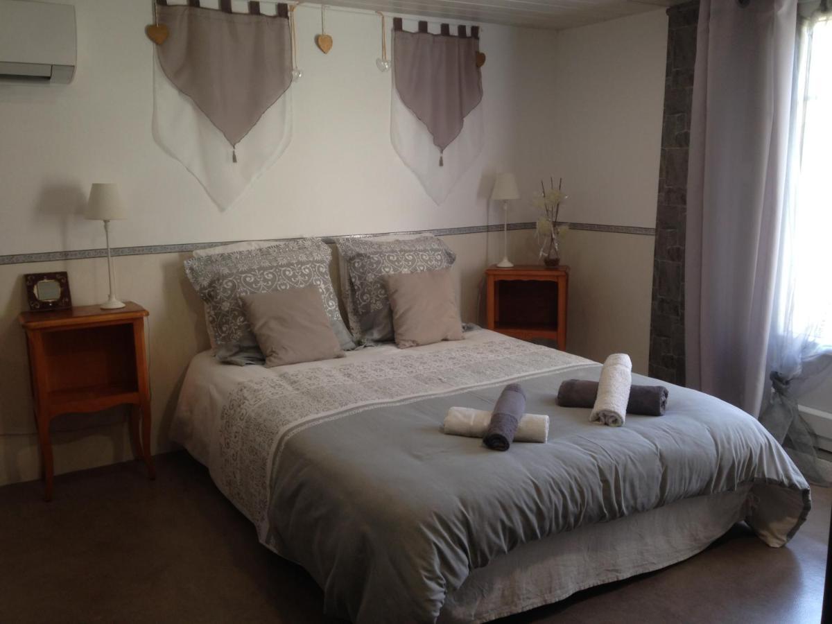 Chambre D'Hotes Hola 라발 외부 사진
